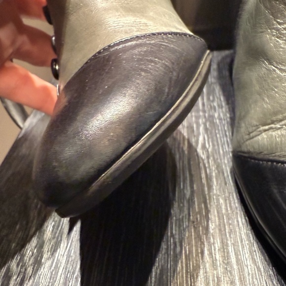 BeautyFeel Retro-Look Black and Grey Leather Cushioned Comfort Heels Sz 6-6.5 W - Picture 13 of 15